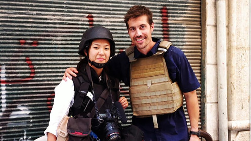Nicole Tung and Jim Foley near the front lines in Salaheddin, Aleppo, Syria, July 31, 2012. (Photo: Nicole Tung)