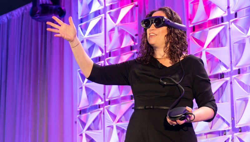 Amy Webb delivers her 2018 predictions at teh ONA conference. (Photo: Violet Wang)